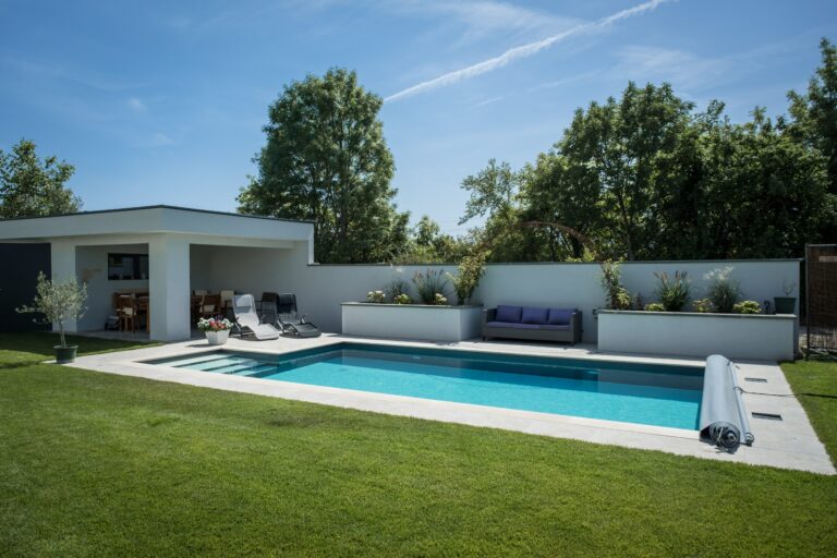 Stahlwandpool rund teilversenkt mit Aufstellleiter