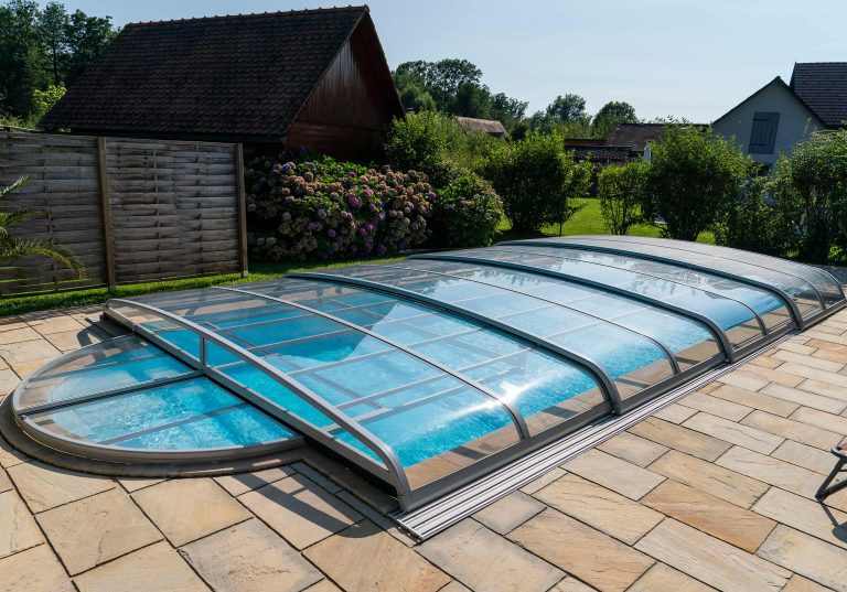 Poolüberdachung Sonderlösung für Poolbecken Sonderform