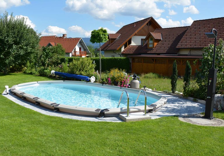 Stahlwandpool oval Komplettset - Swing Pool im Garten