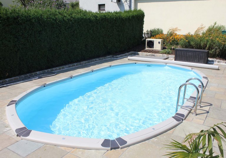 Stahlwandpool versenkt - ovaler Pool der Serie Swing